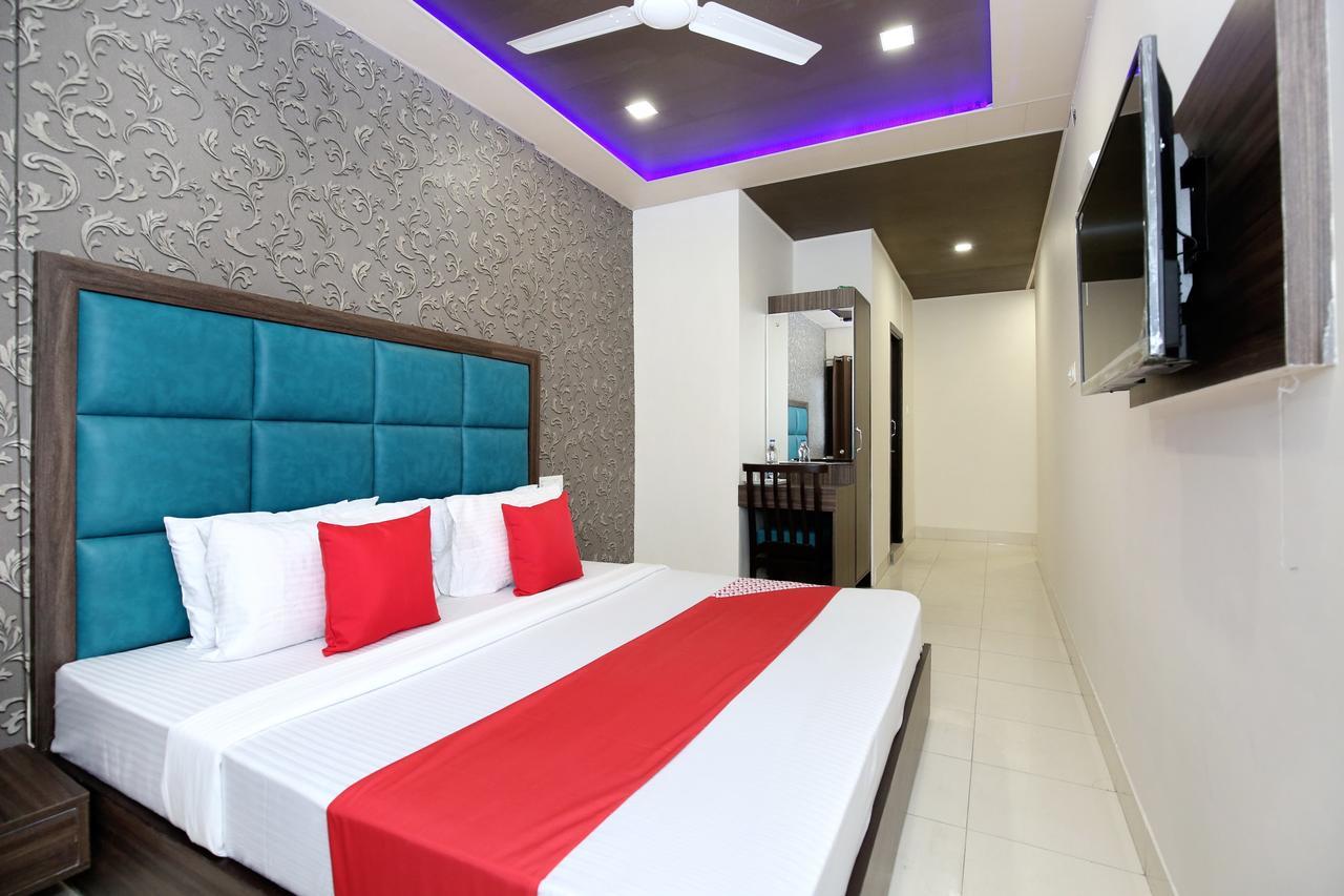 Oyo 12354 Hotel Sangreela Amritsar Bagian luar foto