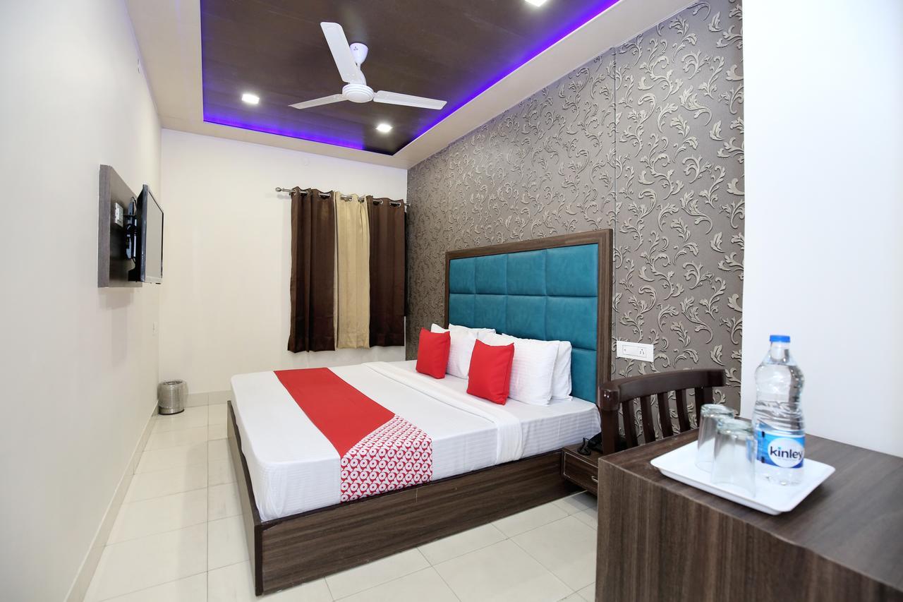 Oyo 12354 Hotel Sangreela Amritsar Bagian luar foto
