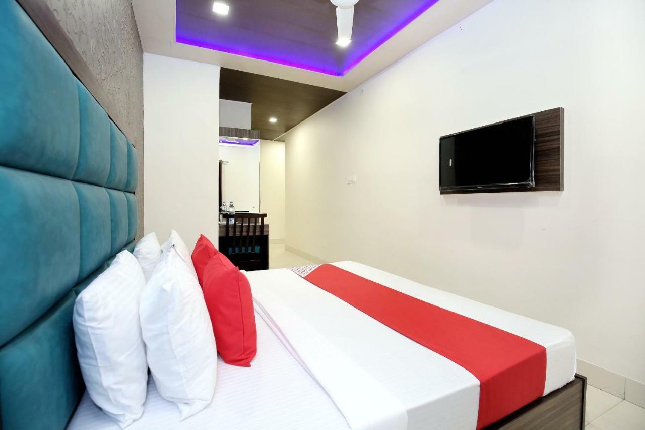 Oyo 12354 Hotel Sangreela Amritsar Bagian luar foto
