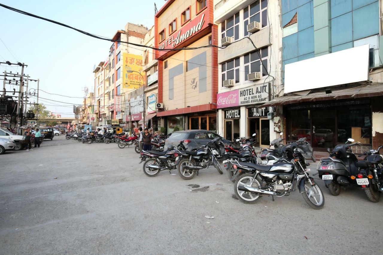 Oyo 12354 Hotel Sangreela Amritsar Bagian luar foto